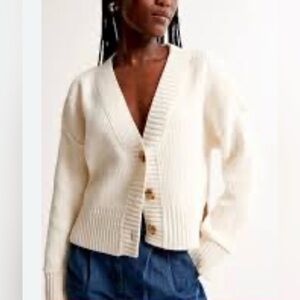 Abercrombie & Fitch Women's Chenille Cream Cardigan
